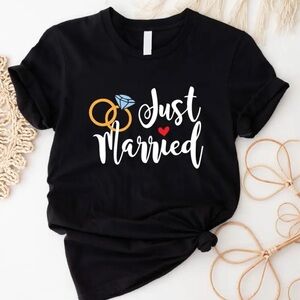 Honeymoon Black Just Married Graphic T Shirt
